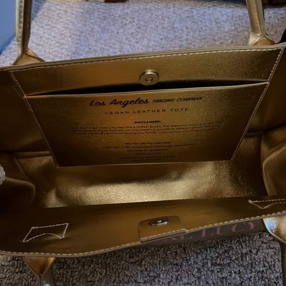 Tote - Picture 3 of 5